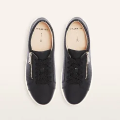 Billie II Black Emboss