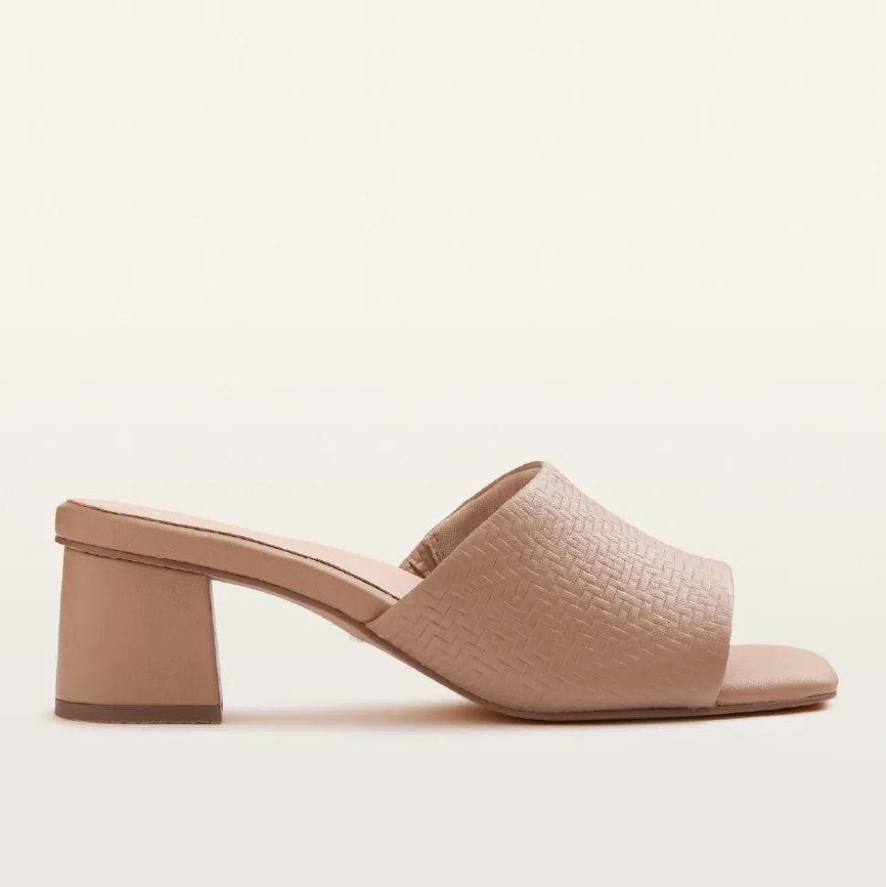 Kennedy Camel Weave