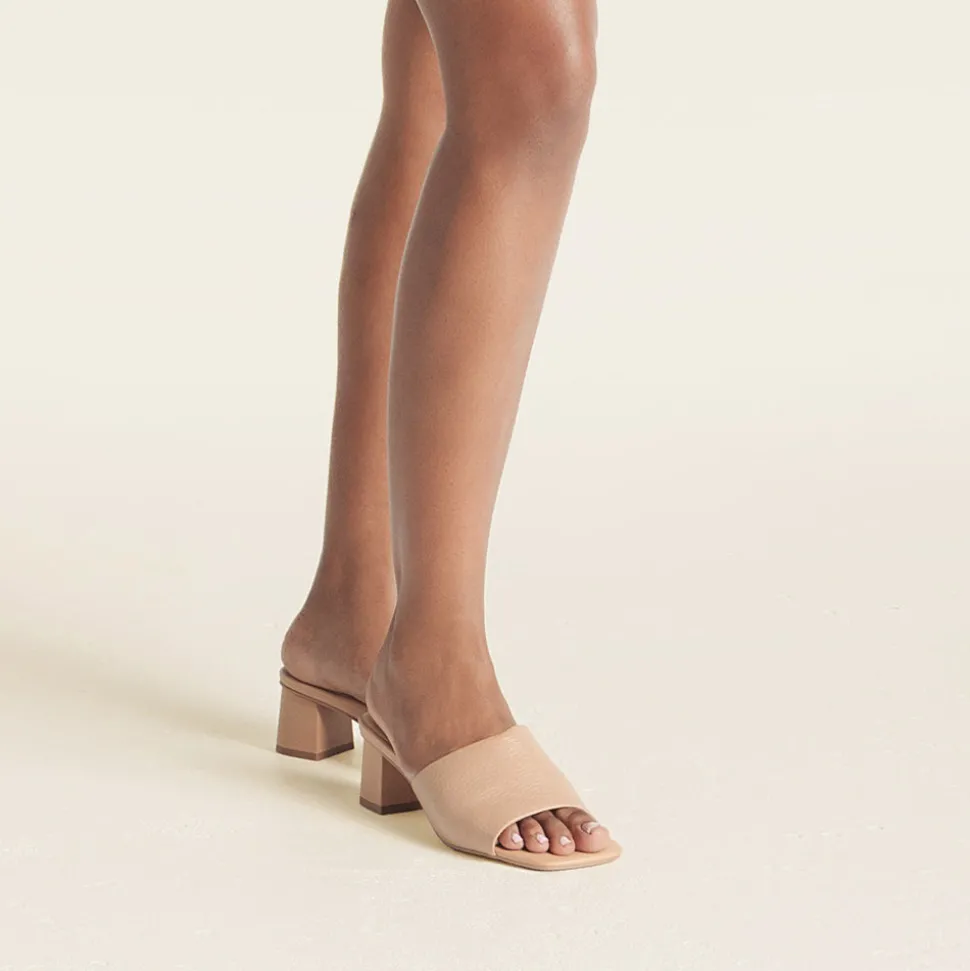 Kennedy Camel Weave