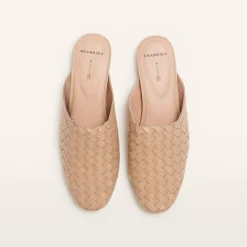 Wallace Camel Weave